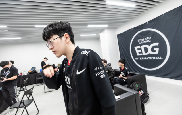 仗中成为 仗中成为